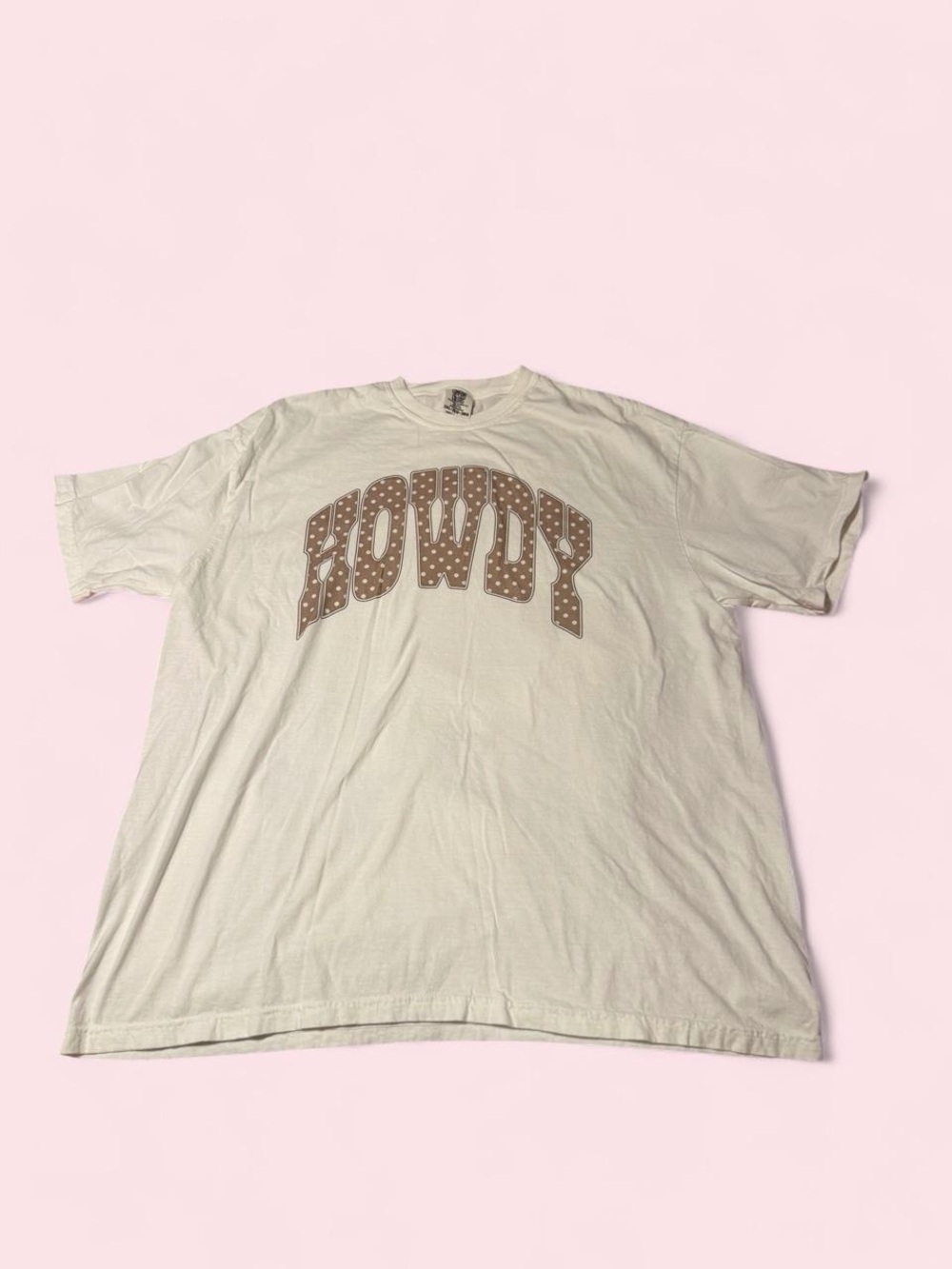 Comfort Colors HOWDY Graphic Tee - Cream with Brown Lettering